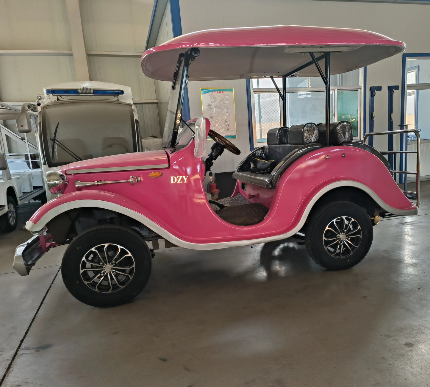 High Quality Vintage 8-11 Seater Electric Sightseeing Station Wagon and Bus Classic Golf Cart